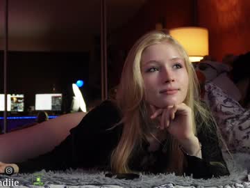 webcam girl bestblondiiecb image #5947348