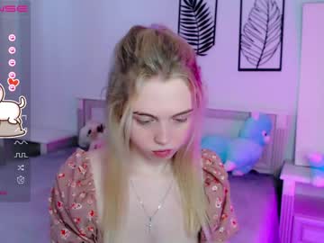 webcam girl small_blondee image #3588425