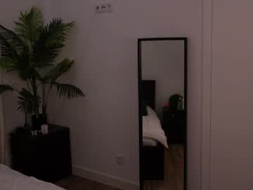 webcam girl lilly_colins image #8582100