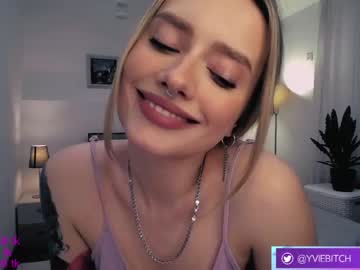 webcam girl _yvie_ image #4333375