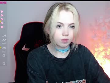 webcam girl small_blondee image #4154280