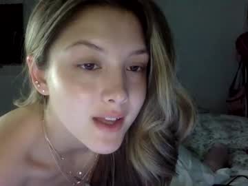 webcam girl cutieoggg420 image #3013829