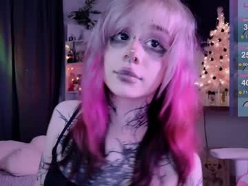 webcam girl lollyshy__ image #8508130