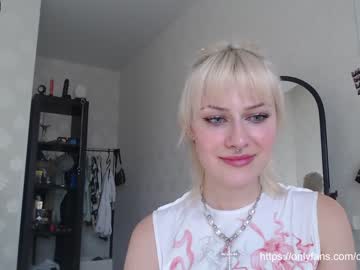 webcam girl _mllymoore_ image #2310225