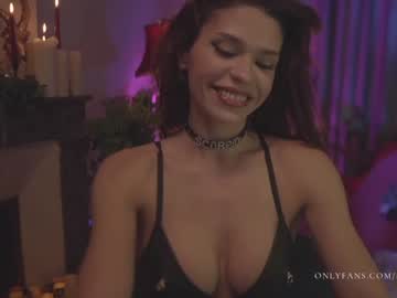 webcam girl lucieoude_ image #3228593