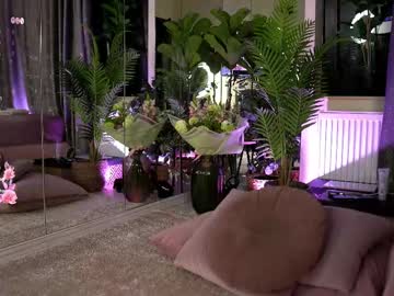webcam girl serene_sophiex image #9380275