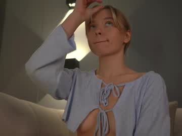 webcam girl snow_is_falling image #9058171
