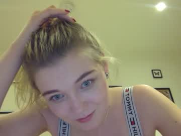 webcam girl redroseldn image #3750092