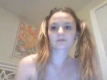 webcam girl brittbratt24 image #2934075