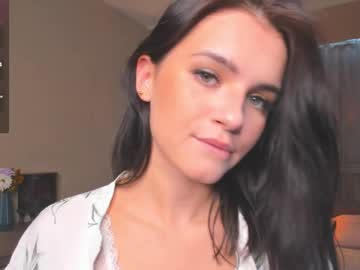 webcam girl synne_glows image #9679833