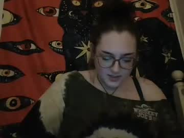webcam girl queensquirtfreak image #5634347