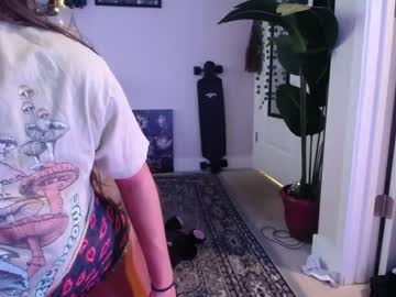 webcam girl monstrumologist image #6802080