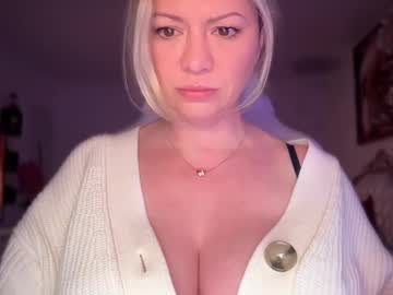 webcam girl kiradivine image #8871367