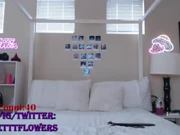 webcam girl violetttflowers image #2098650