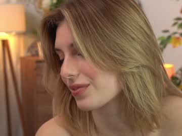 webcam girl refined_style image #8265527