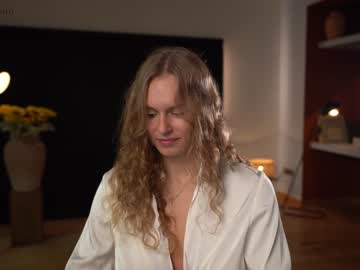 webcam girl chillwithkira image #3032851