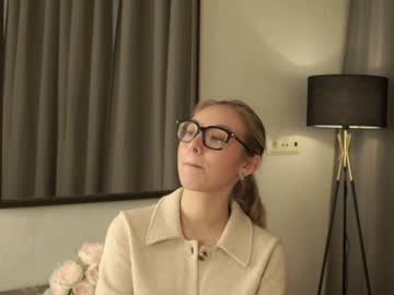 webcam girl gillianelletson image #8373202