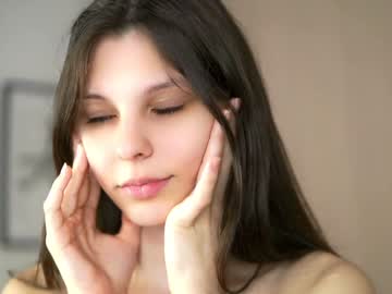 webcam girl peek_in_my_window image #7393334