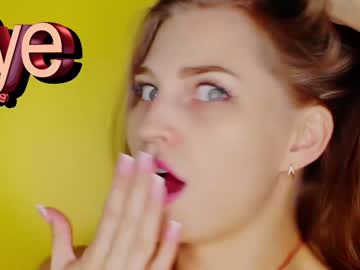 webcam girl queenafina image #9107683