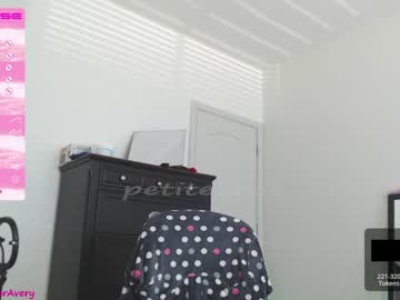 webcam girl petitebrat image #4270194