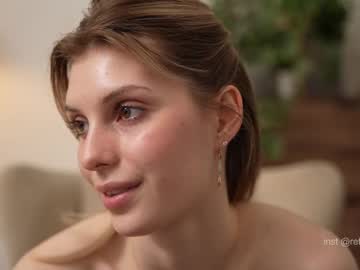webcam girl refined_style image #9199724