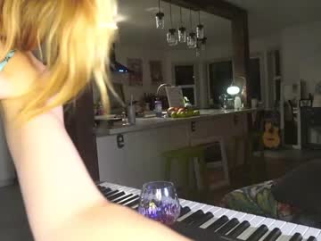 webcam girl kaileeshy image #2124321