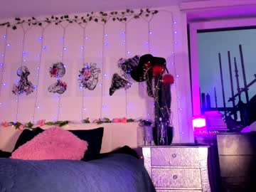 webcam girl littlee33 image #1920143