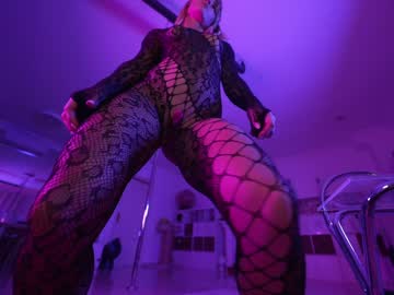 webcam girl hannahjames710 image #3857465