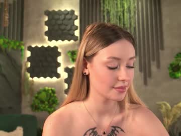 webcam girl ella_knockers_xl image #9230438