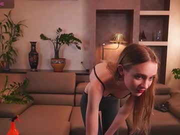 webcam girl sunnivaharder image #9287234