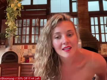 webcam girl bloomyogi image #3705738