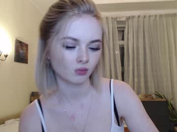 webcam girl yvaine777 image #1115332