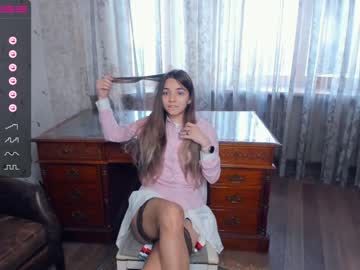 webcam girl shy_media image #4640181