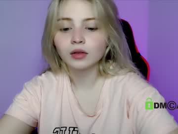 webcam girl shy_blondiee image #3864470