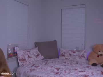 webcam girl maggielovieee image #1218817