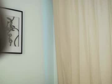 webcam girl peek_in_my_window image #7394605