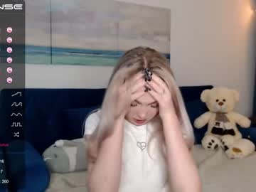 webcam girl small_blondee image #1253673
