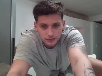 webcam man roberto_twink1 image #8994497