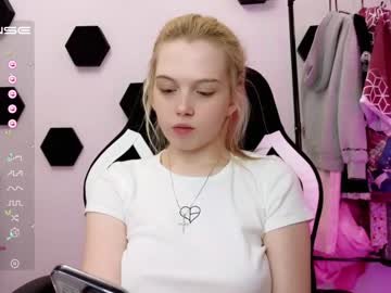 webcam girl small_blondee image #4324973