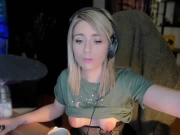 webcam girl kimilee22 image #4684860