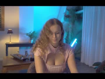 webcam girl chillwithkira image #1410088