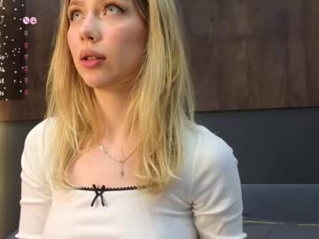 webcam girl rainauge image #8867944