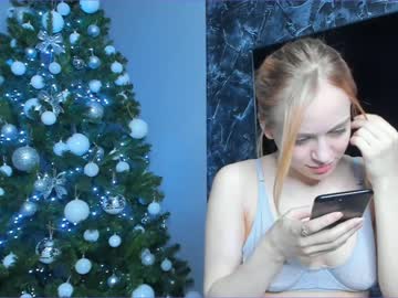 webcam girl milena_plays image #754881