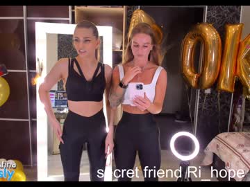 webcam girl queenafina image #4175813