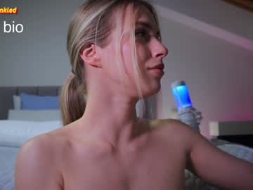 webcam girl ella_twinkle image #7155137