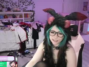 webcam girl crimsonkitten image #9558749