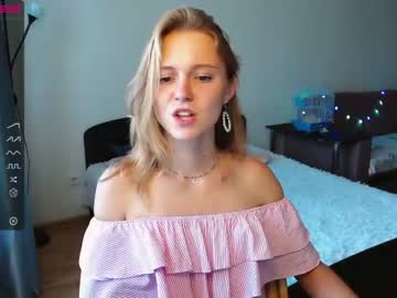 webcam girl shy_mirabel image #2672593