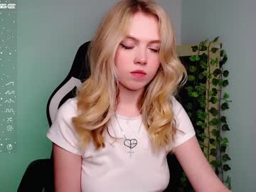 webcam girl small_blondee image #3848013