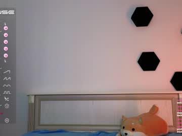webcam girl small_blondee image #4489011