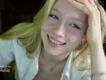 webcam girl bestblondiiecb image #3777605